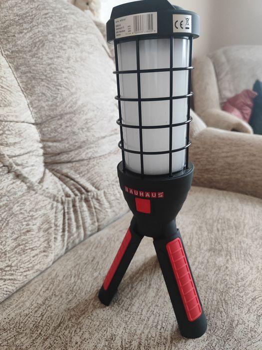 Акумуляторний ліхтар