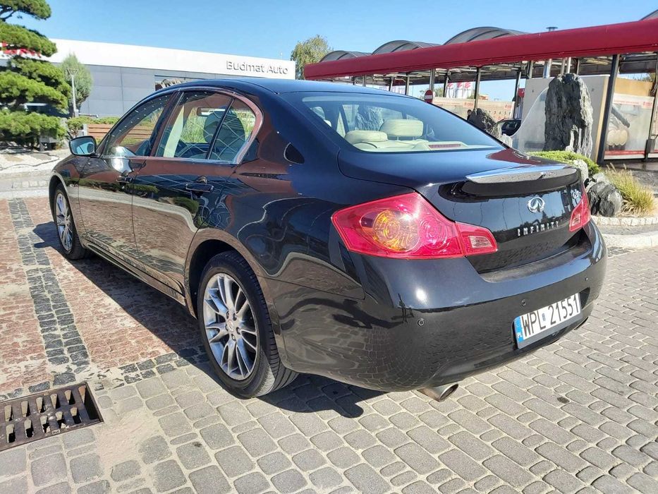 Infiniti G37x sedan, polski salon.
