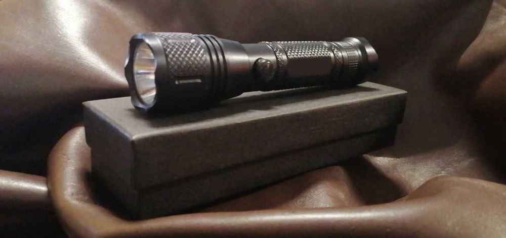 Фонарик светодиодный ручной, металлический