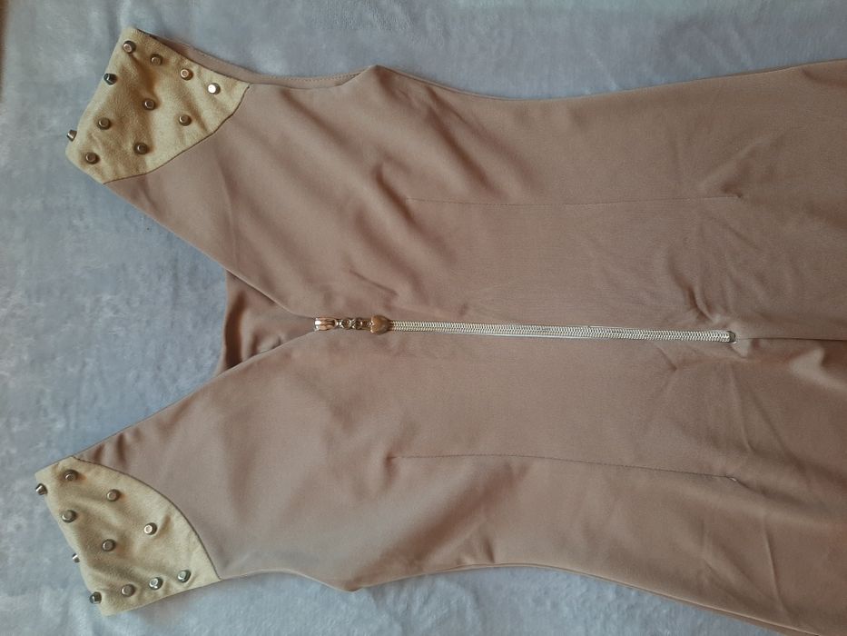 Sukienka mini beżowa ze złotym zamkiem 36/S stan idealny