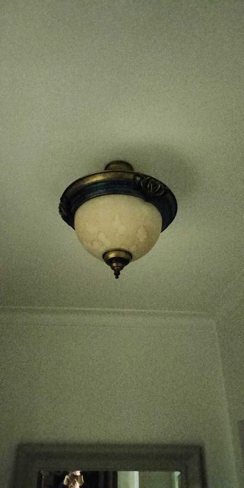 Candeeiro muito bonito como novo.