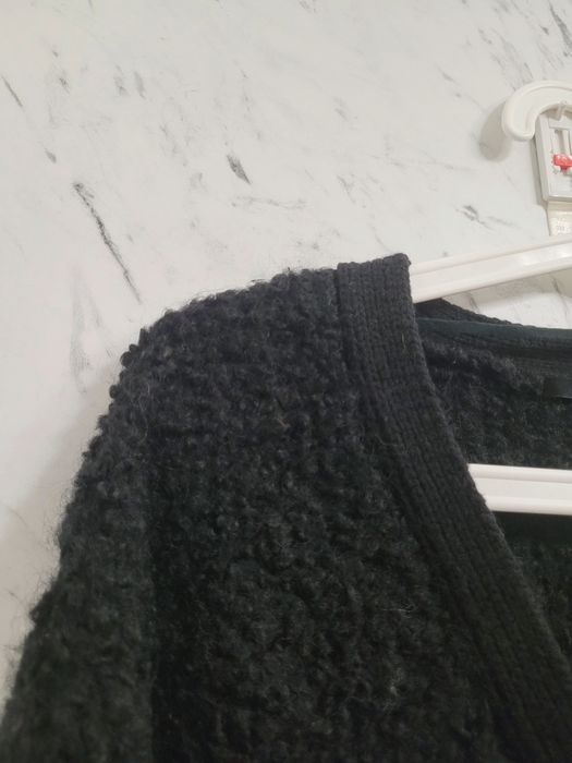 Kardigan 36 S M sweter płaszcz COS 100% wełna bouclé czarny guziki