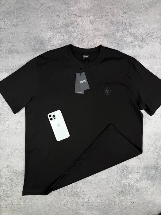 Чоловічі батальні футболки Boss, Polo Ralph Lauren, Moncler, Stone Island, Balenciaga, Burberry та Prada