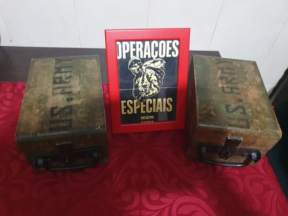 Caixas estilo militar em metal