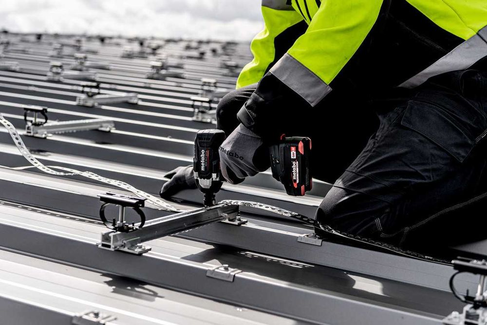 Klucz udarowy akum 1/2" Metabo SSW 18 LT 300 BL 2x4Ah + METABOX 145