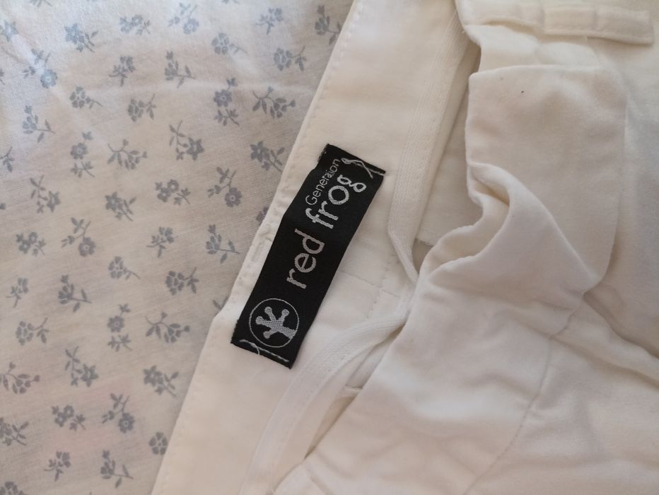 Calções brancos da red frog