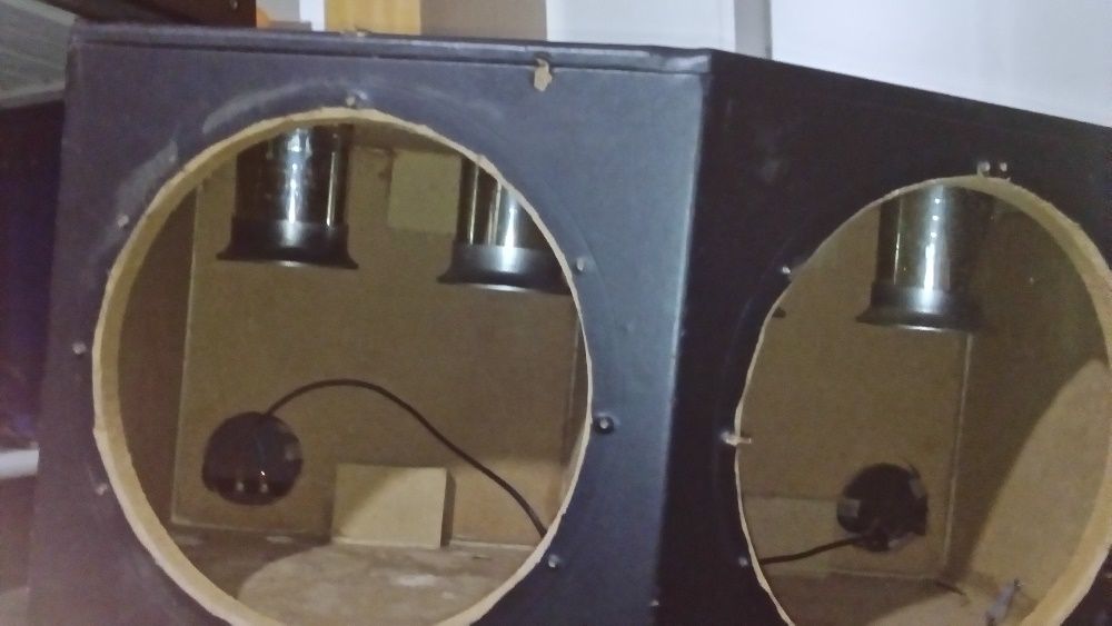 caixa de subhoofer tunning para dois falantes de 12 polegadas