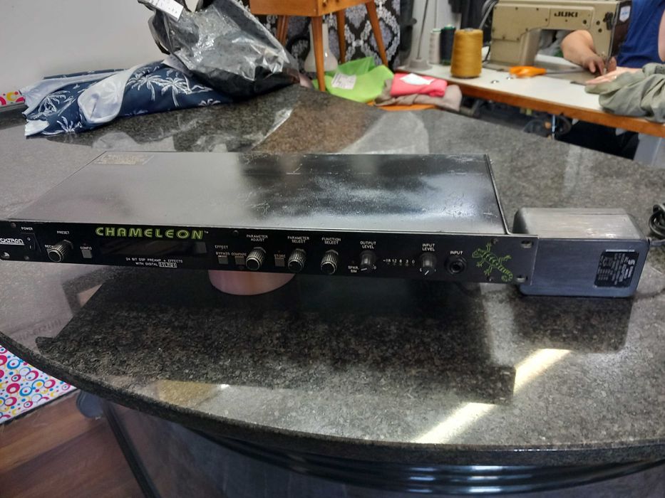 Processador para guitarra ( Rocktron Chameleon Huse 24 bits USA )