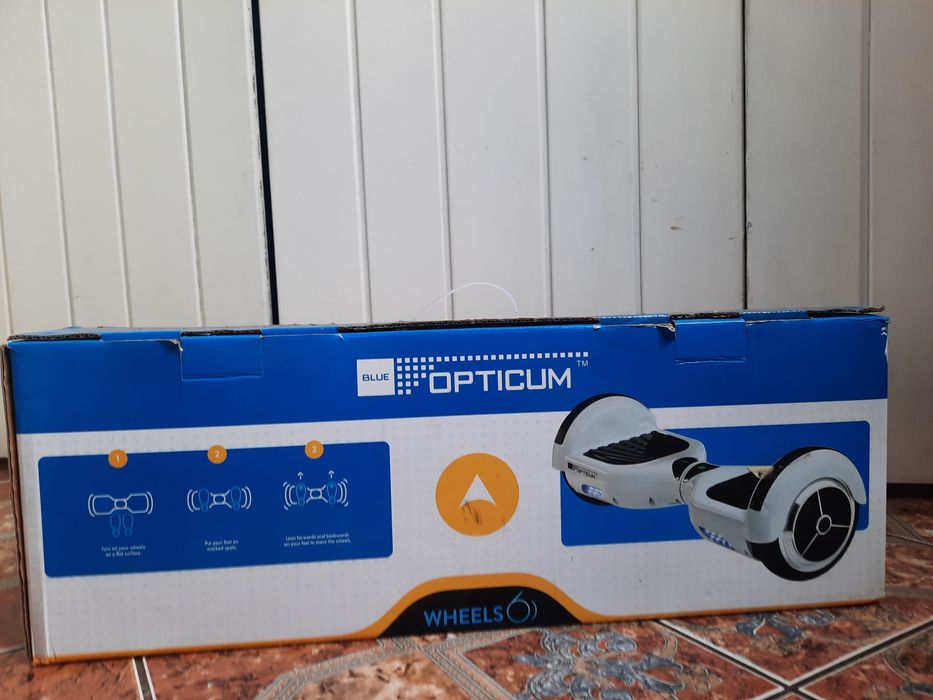 Deskorolka elektryczna (hoverboard) Skymaster Opticum Wheels 6 w kolorze białym