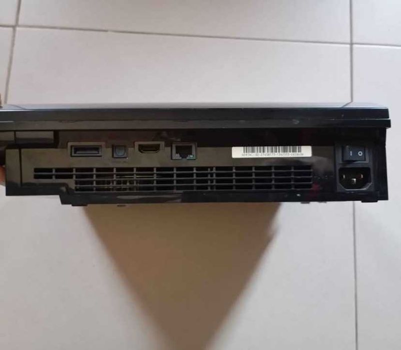 Ps3 CECH L04 avariada