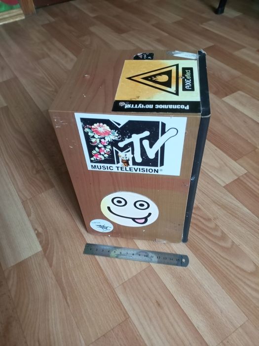 Корпус колонки з фазоінвертором