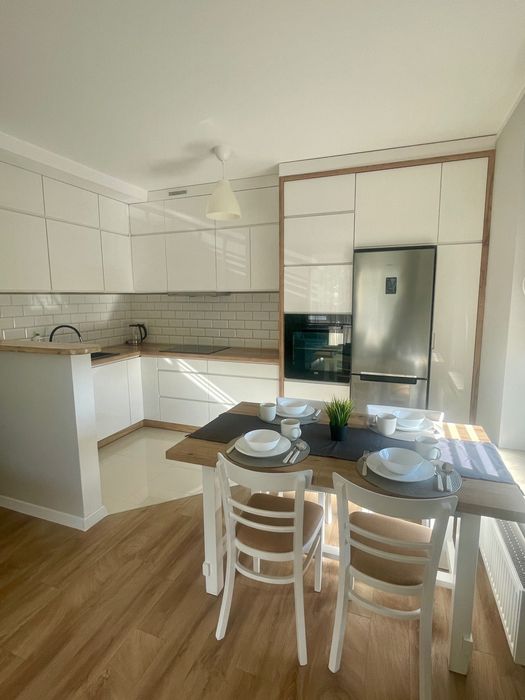 Mieszkanie 55 m² do wynajęcia – 2 osobne pokoje + salon z aneksem