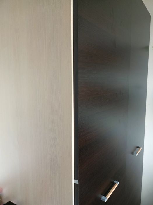 Zestaw mebli, szafa, komody.