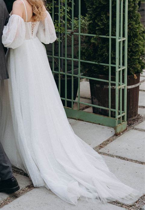 Продам весільну сукню