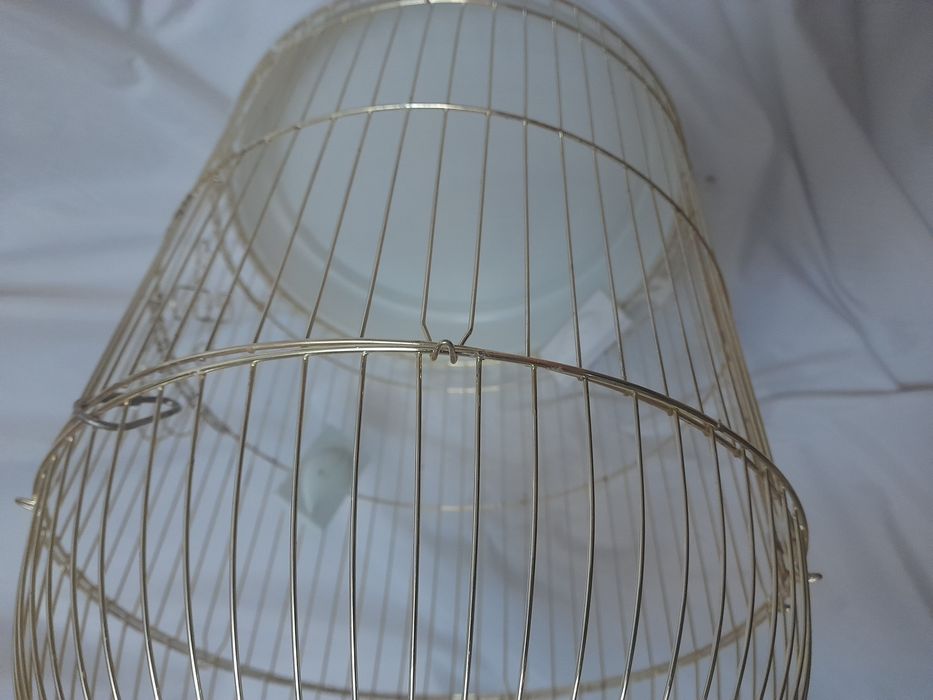 Клетка  среднего размера для птиц и попугаев