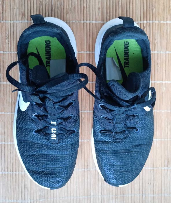 Фітнес бігові кросівки Nike Free Tr8 р 37,5