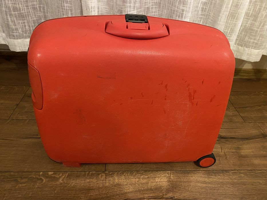 Walizka Samsonite średnia 72x52x26 Bardzo masywna!