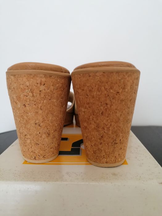 Sandálias bege Loja Amarela 39