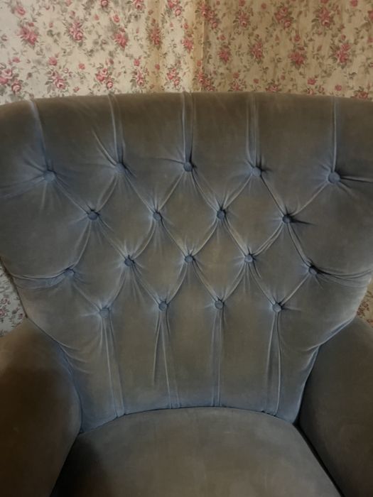 Poltrona/cadeirão de quarto ou sala.