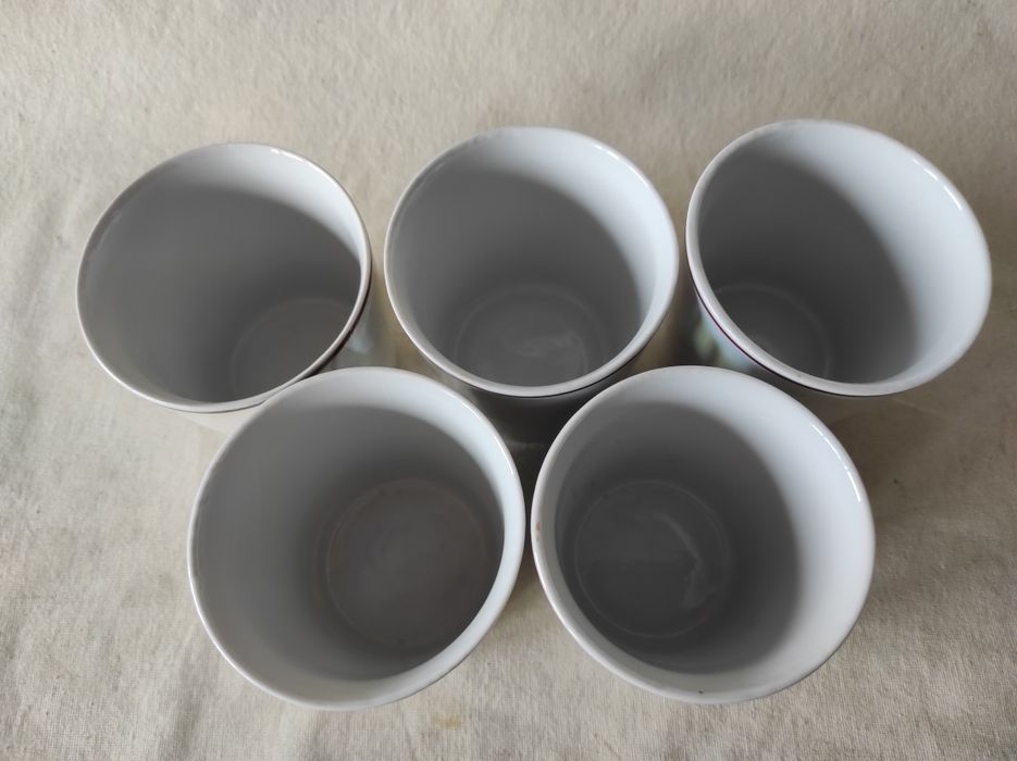 Kubki porcelanowe opalizujące Chodzież 5 sztuk okres PRL