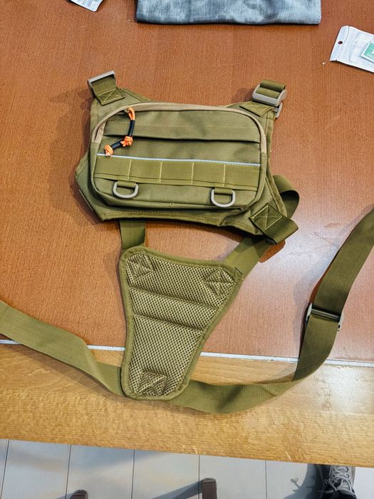 Mala de peito masculino