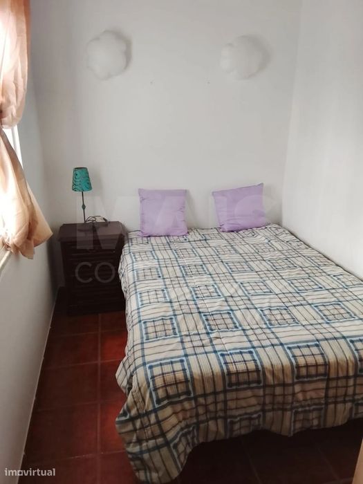 Moradia T2 com Quintal, Terraço e Churrasqueira em Vila Nova de Mil...