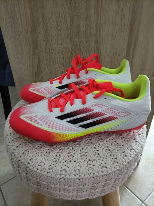 Vendo: chuteiras Adidas F50 Pro FG - tamanho: 45