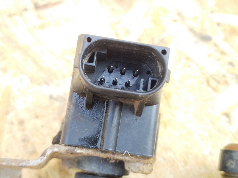 Volvo XC70 II 07-16 Датчик положения кузова задний левый 7G9N-5B738-AA