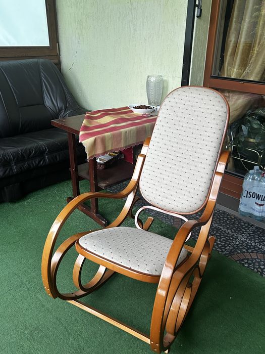 Krzeslo bujane drewniane