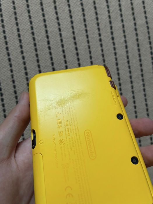 Nintendo 2DS XL Pikachu Edition
