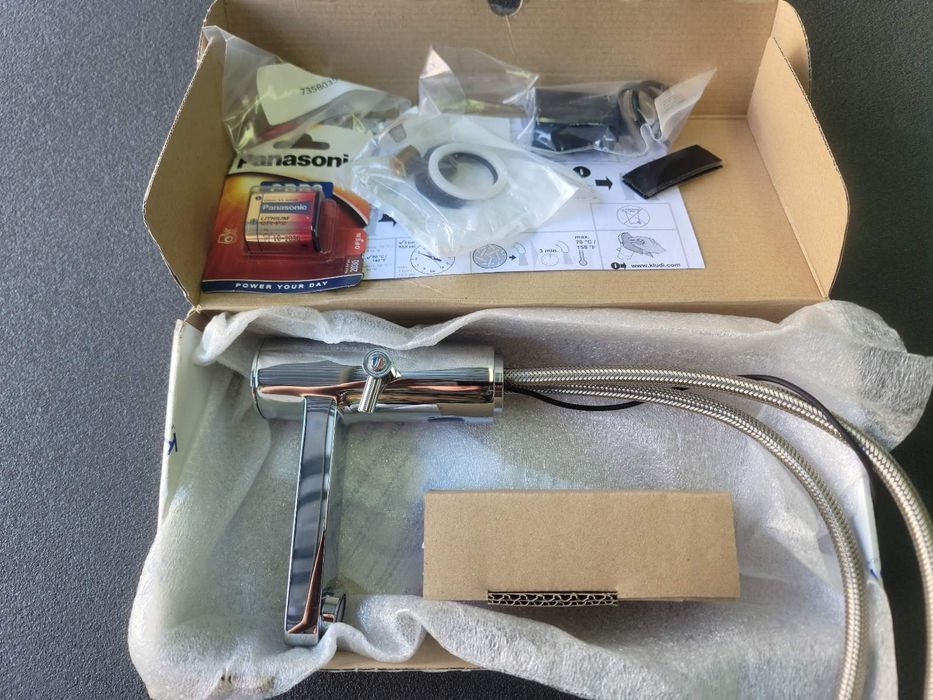 Смеситель для раковины Kludi Zenta сенсорный на две подводки 3810005
С