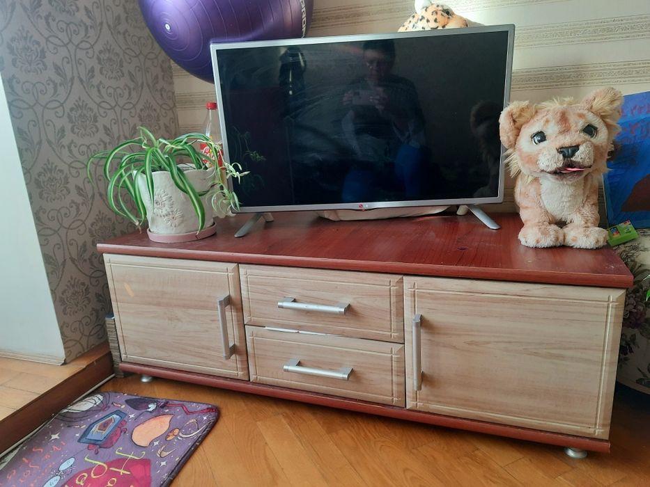 Тумба під телевізор