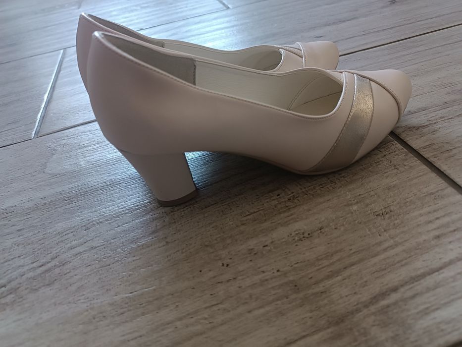 Buty na obcasiku