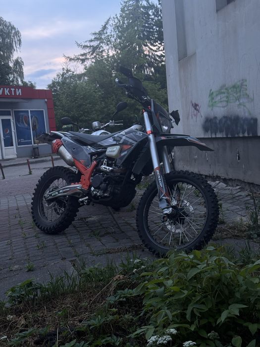 Продам мотоцикл кові лайт 300