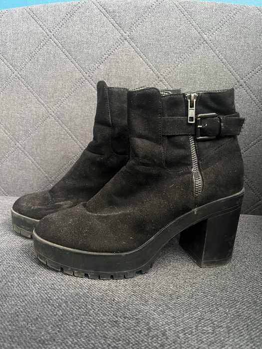 Botki jesienne Sinsay 39 czarne na platformie typu traktorek