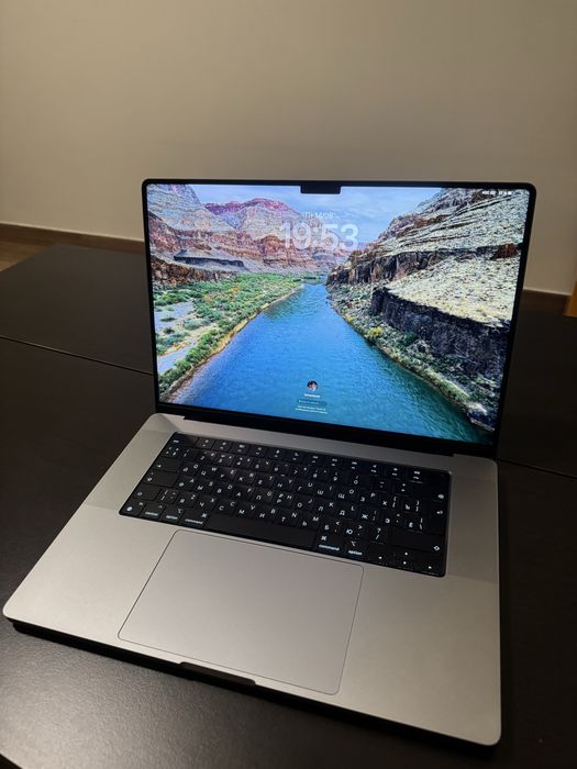 MacBook Pro 16” M2 Pro 2023 — 1 TB
