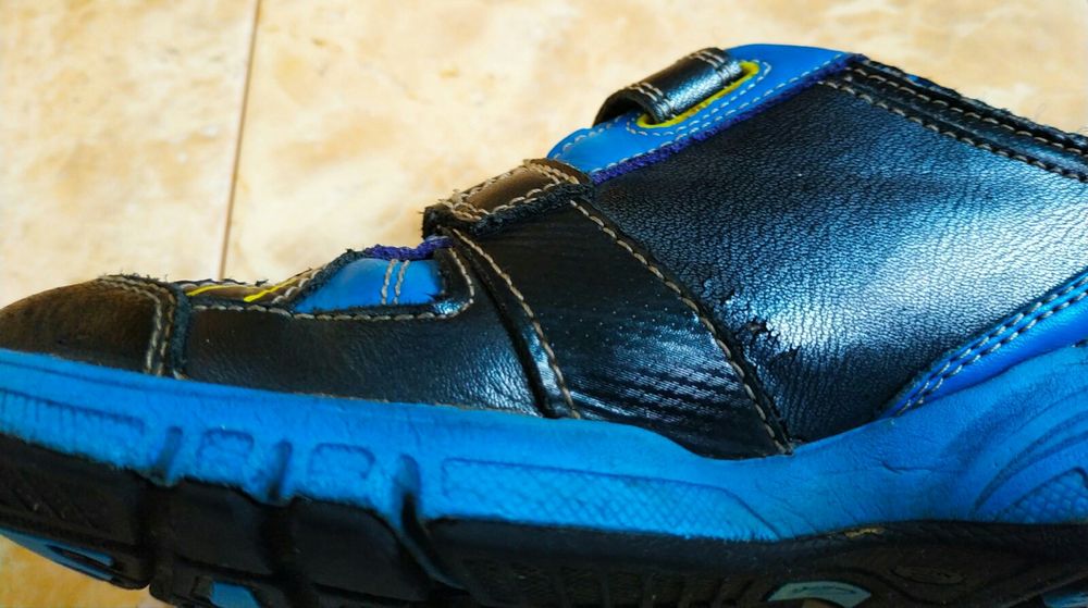 Детские кроссовки Clarks с мигалками