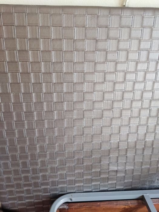 Cama sem estrado com cabeceira