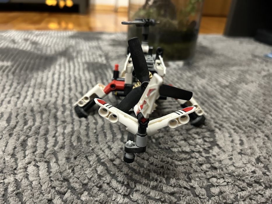 Sprzedam technic Lego ultralekki helikopter
