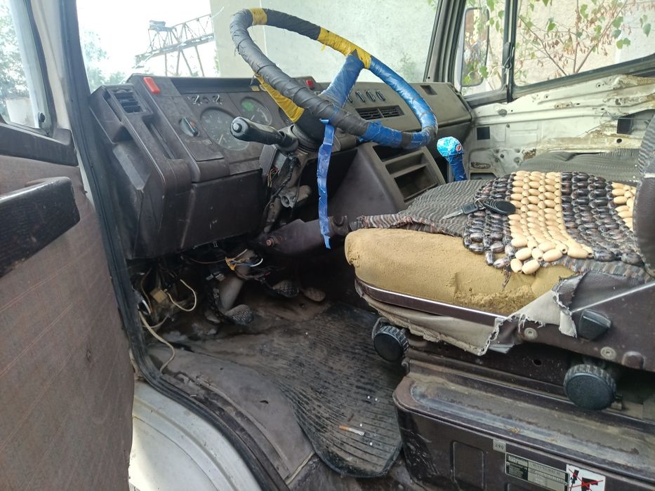Mercedes T2 711D