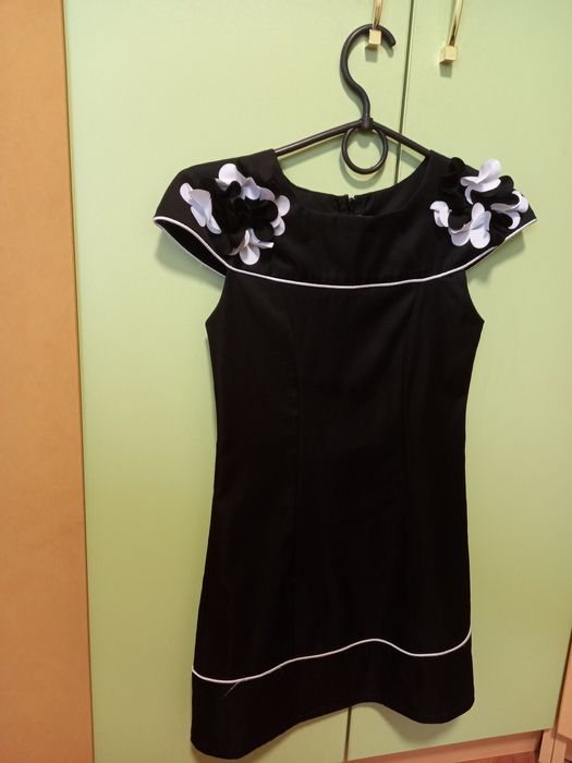 Школьная форма для школьницы