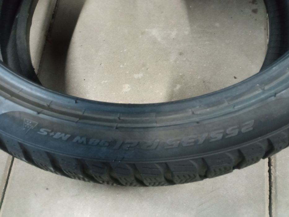 Para opon 255/35R21 98W Pirelli Sottozero 3