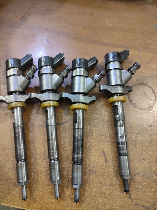 Форсунка дизель  ​​bosch 1.6tdci 16v ford focus.c max. ii 04-11 Berlin