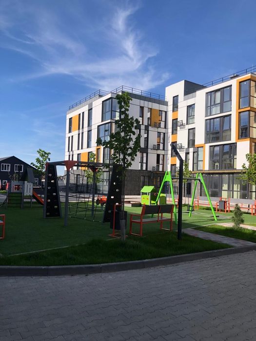 Продам 2 з кімнатну квартиру площею 64 м2 , будинок зданий