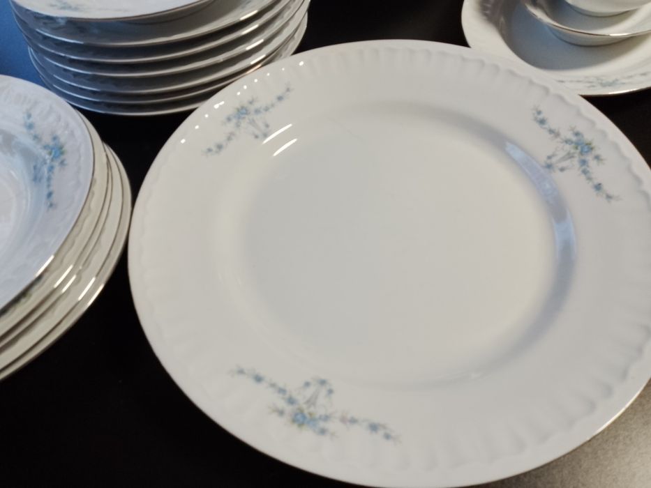Porcelanowy zestaw obiadowy sygnowany Bogucice