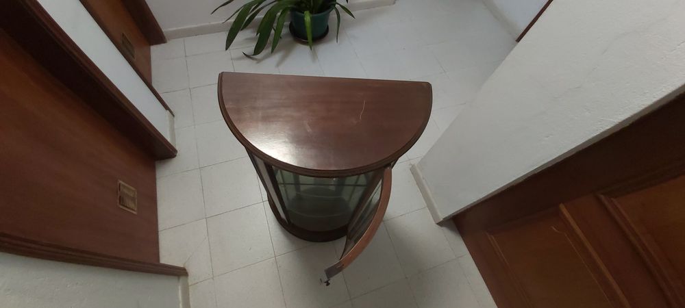 Móvel cristaleira usado