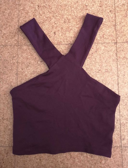 Crop top bordeaux escuro justo Pull & Bear, tamanho S