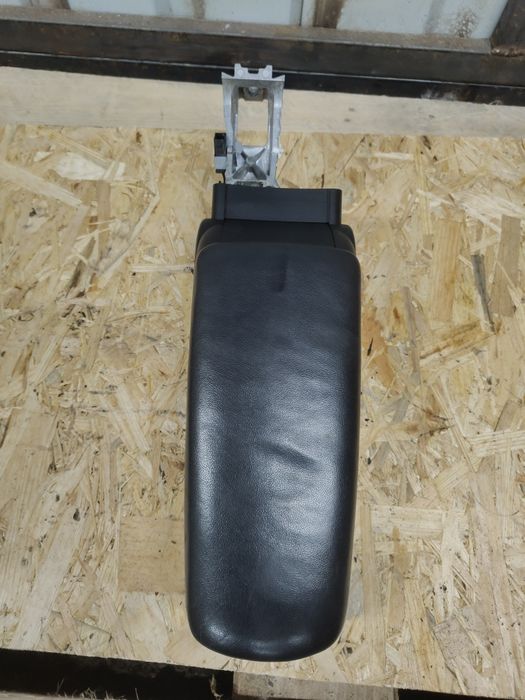 Podłokietnik audi a4 b7