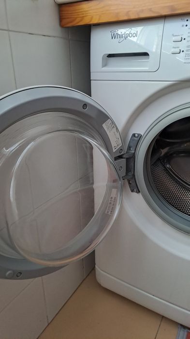 Máquina de Lavar Roupa Whirlpool 7kg (1200 RPM) – A Funcionar