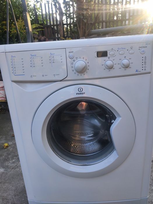 Стиралка Indesit